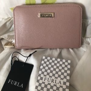 FURLA Classic M Zip Around Wallet